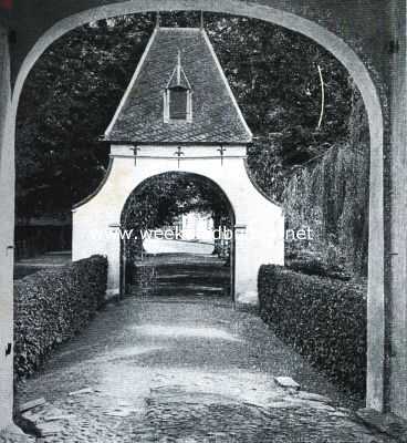 Gelderland, 1918, 's-Heerenberg, Het Huis Bergh. Buitenste poort, van het voorplein af gezien
