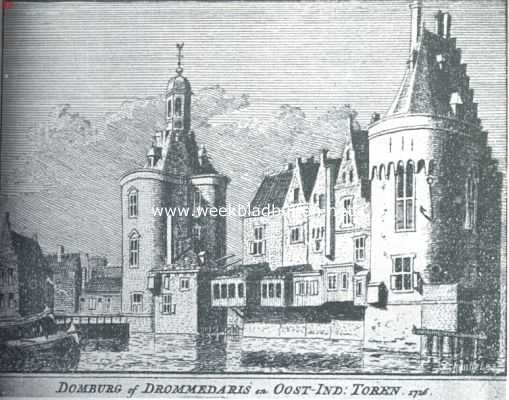 Gebouwen der O.-I. Compagnie. De Engelsche of Oost-Indische Torem (rechts), waar de Kamer Enkhuizen der O.-I. Compagnie van 1602-1630 haar zetel had