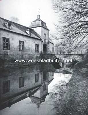 Het aloude slot Steyn bij Sittard. De voorpoort van het oude kasteel met het wapen van de familie de Merode