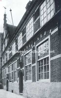 Zuid-Holland, 1918, Delft, Het zeventiende eeuwsche gedeelte van 't O.-I. Huis aan de Oude Delft te Delft