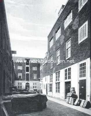 Zuid-Holland, 1918, Delft, Oude pakhuizen achter het Oost-Indisch Huis te Delft