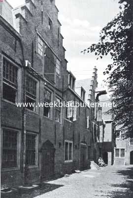 Zeeland, 1918, Middelburg, Oude pakhuizen aan de eerste binneplaats achter het O.-I. Huis te Middelburg