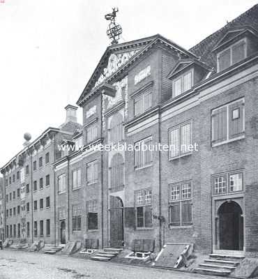 Zeeland, 1918, Middelburg, De gevels der O.-I. pakhuizen van 1671 (rechts) en 1722 (links) aan de Breestraat te Middelburg