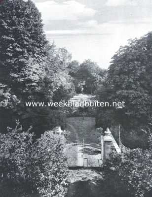 Limburg, 1918, Sittard, Het kasteel van Obbicht bij Sittard, Gezicht uit het kasteel op de tuinen