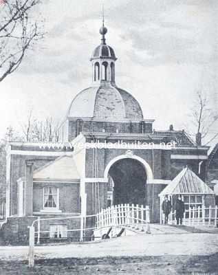 Zuid-Holland, 1918, Leiden, De poorten van Leiden. De Nieuwe Koepoort, gebouwd in 1671-'72, gesloopt in 1864