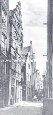 Noord-Holland, 1918, Amsterdam, Het hoekhuis Nieuwebrugsteeg 13. Aangekocht door de vereeniging 