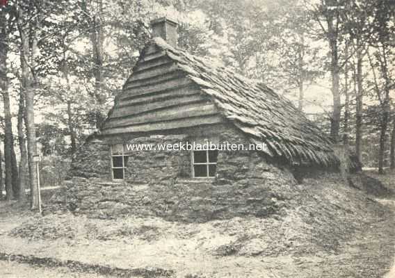 Het Nederl. Openlucht Museum. Plaggenhut op het terrein van het Nederlandsch Openlucht-Museum