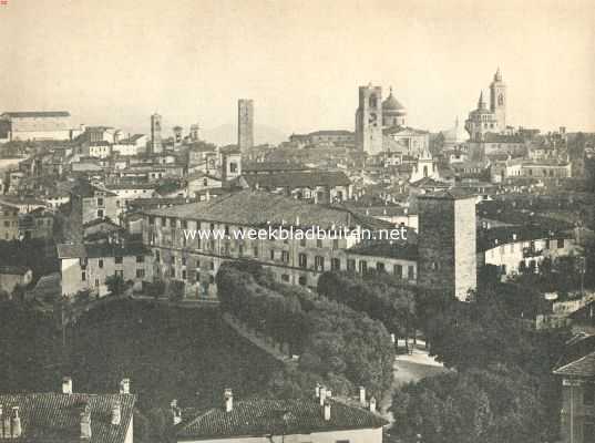 Itali, 1919, Bergamo, Bergamo. Panorama van de oude stad