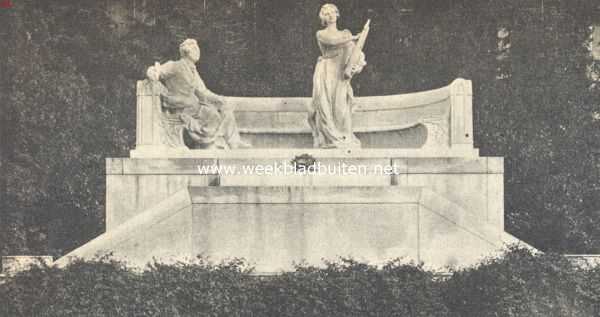 Bergamo. Het monument ter eere van de componist Donizetti, van den beeldhouwer Jerace (1897)