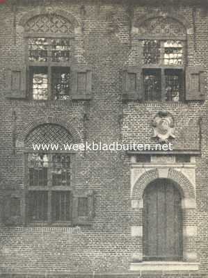 Noord-Holland, 1919, Jisp, Het Raadhuis te Jisp. Detail van den Noordelijken gevel met voormalig Waagpoortje