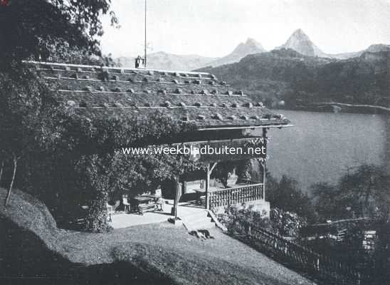 Zwitserland, 1919, Onbekend, Het Vierwaldsttter-meer. De oude herberg op den Rtli. Op den achtergrond de toppen der beide Mythen