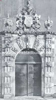 Noord-Holland, 1919, Amsterdam, Het poortje voor de voormalige Sint Agnieten-kapel aan den O.Z. Voorburgwal te Amsterdam