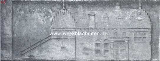 Noord-Holland, 1920, Amsterdam, De gevelsteen met voorstelling van het Rondeel aan de zijde der Nieuwe Doelenstraat