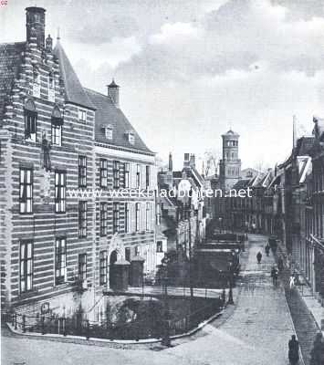 Utrecht, 1920, Utrecht, De Kromme Nieuwe Gracht te Utrecht met (links) Paushuize