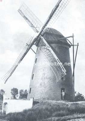 Limburg, 1920, Heerlen, Onze windmolen-typen. Lage ronde steenen bovenkruier. Korenmolen bij Heerlen