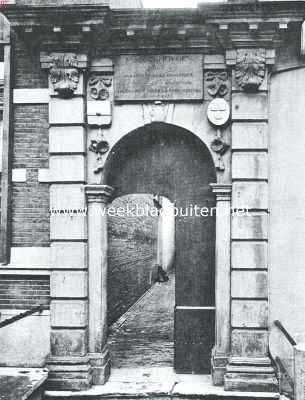 Zuid-Holland, 1920, Leiden, Leidsche Hofjes. Poort van het St. Annahofje