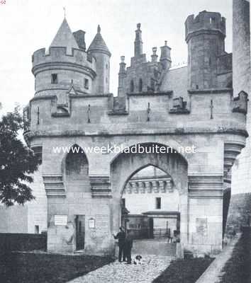 Het kasteel van Pierrefonds. Hoofdingang van 't kasteel van Pierrefonds