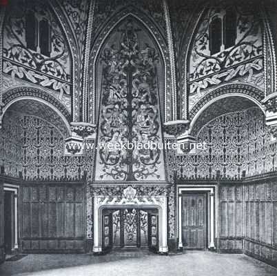 Frankrijk, 1920, Pierrefonds, Het kasteel van Pierrefonds. Zaal in den Caesar-toren. Boven de schouw afbeeldingen van koning Arthur en zijn ridders