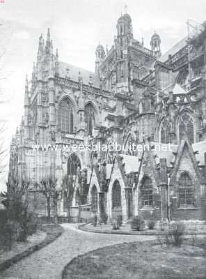 Noord-Brabant, 1920, Den Bosch, De St. Jans Kathedraal te 's Hertogenbosch. De koepeltoren en koorkapellen uit het zuidoosten gezien
