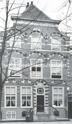 Zuid-Holland, 1920, Delft, Zeventiende-eeuwsch huis aan de Koornmarkt te Delft