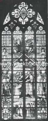 Noord-Brabant, 1920, Den Bosch, De St. Jans Kathedraal te 's Hertogenbosch. Een der gebrandschilderde vensters in de H. Sacramentskapel met voorstelling van de wonderbare spijziging