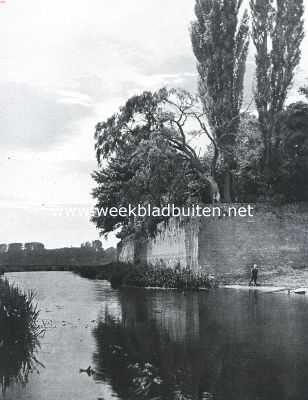 Noord-Brabant, 1920, Den Bosch, Bij de oude muren van 's Hertogenbosch