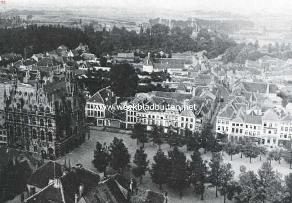 Belgi, 1920, Oudenaarde, Oudenaarde. De Markt met het Stadhuis, in vogelvlucht gezien