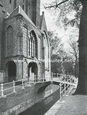 De grachten van Delft. De Oude Delft bij de Oude Kerk