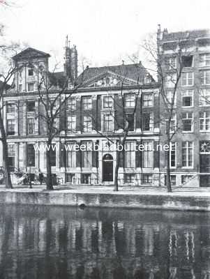 Een paar Oud-Amsterdamsche koopmanspaleizen. De huizen Heerengracht 388 (links) en 386 (rechts) bij de Leidschegracht