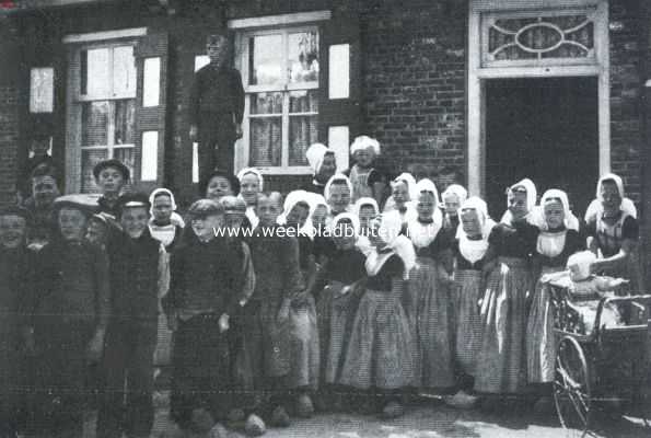 Zeeland, 1920, Oostkapelle, Walcheren. Dorpsjeugd te Oostkapelle