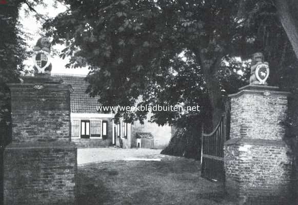 Zeeland, 1920, Grijpskerke, Walcheren. Het bewaard gebleven inrijhek van de heerlijkheid Zandvoort aan den Seisweg bij Grijpskerke