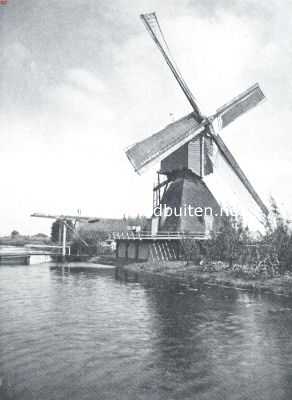 Utrecht, 1921, Lopik, De Lopiker Wetering. Oude korenmolen aan de Wetering nabij Lopik
