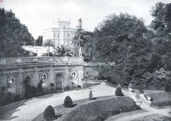 Itali, 1921, Tivoli, Gezicht uit het park op een zijvleugel van de Villa d' Este