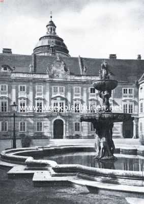 Oostenrijk, 1921, Pchlarn, Het klooster Melk. Binnenhof met fontein