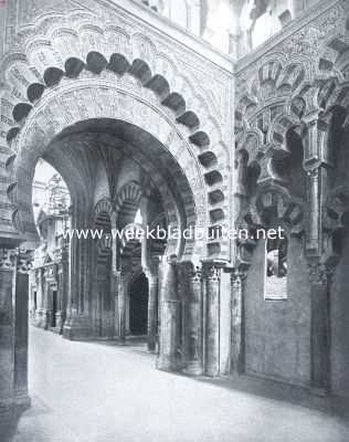 Spanje, 1921, Cordoba, Crdoba. Het inwendige van de moskee, met haar dooreenmengeling van Moorschen en christelijken stijl