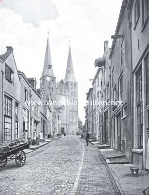 Overijssel, 1921, Deventer, De Bergkerk te Deventer, gezien van de Bergstraat uit