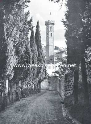 Itali, 1921, Fiesole, Gezicht op den toren van de kathedraal te Fiesole