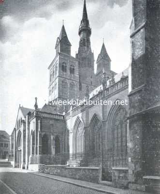 Limburg, 1922, Maastricht, De St. Servatiuskerk. Zuidzijde, met in 't westen de torens boven den Narthex