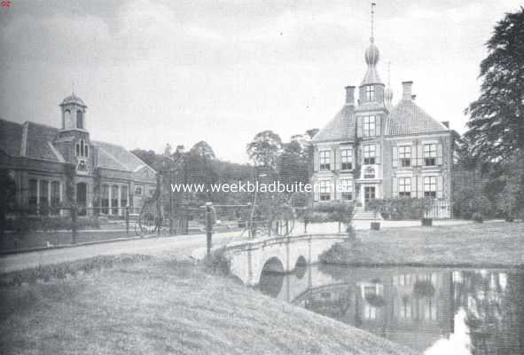 Gelderland, 1922, Hulshorst, Groot-Essenburg. Voorhof met oranjerie en kasteel