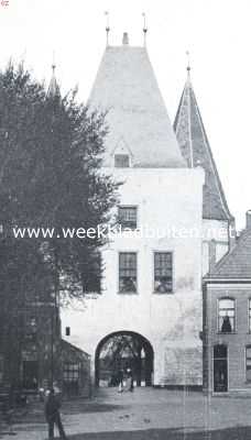 Overijssel, 1922, Kampen, Poorten van Kampen. Kampen, Koornmarktspoort gezien van de Koornmarkt af
