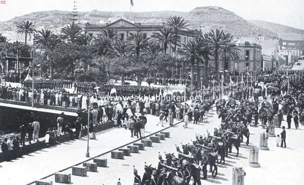 Spanje, 1922, Las Palmas, Reisindrukken van de Canarische Eilanden. Parade te Las Palmas