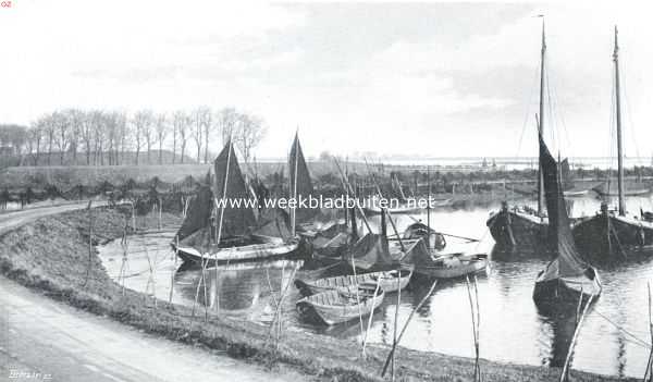 Noord-Brabant, 1922, Woudrichem, Visschershaventje bij Woudrichem, waar men zich kan laten overzetten naar Loevestein