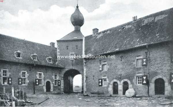 Het kasteel Cortenbach. De voorhof