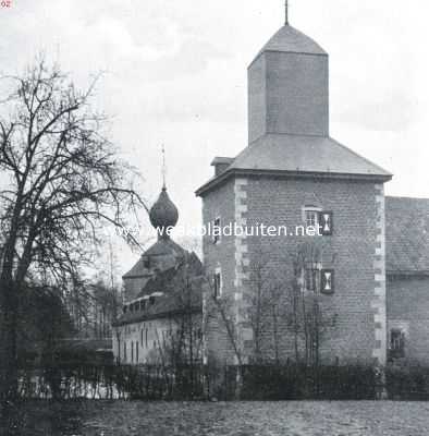 Het kasteel Cortenbach. Hoektoren en gezicht op de voorgebouwen