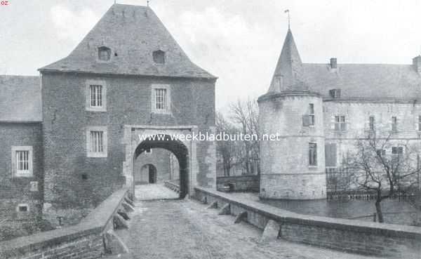 Limburg, 1922, Klimmen, Het kasteel Rivieren. Voorpoort met hoektorens van het kasteel