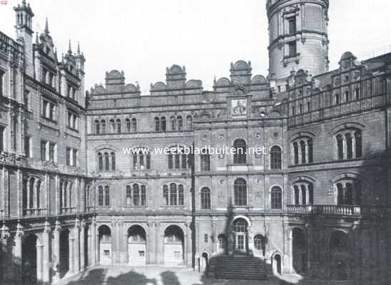 Duitsland, 1922, Schwerin, Het slot te Schwerin. De binnenhof van het slot te Schwerin, met de trap der Obotriten