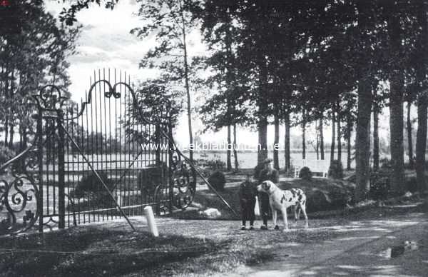 Gelderland, 1922, Elburg, Bij het inrijhek van het Huis Morren