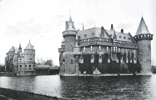 Het kasteel de Haar, gezien van het westen. Links het poortgebouw en de overdekte verbindingsbrug