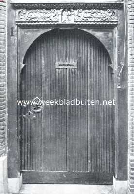 Noord-Holland, 1922, Weesp, Toegangsdeur tot het St. Bartholomeus-Gasthuis te Weesp