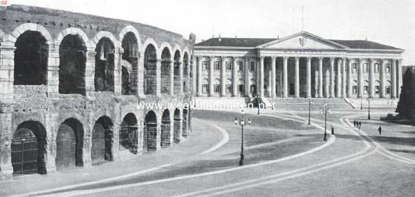 Itali, 1923, Verona, Victor Emanuelplein te Verona met arena en stadhuis
